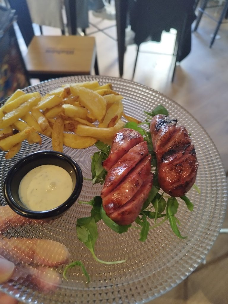 Plato de salchichas a la brasa